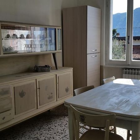 Apartment Iseo Lake Sale Marasino Δωμάτιο φωτογραφία