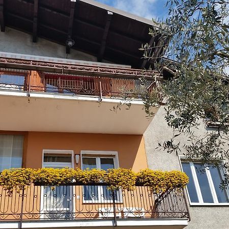Apartment Iseo Lake Sale Marasino Δωμάτιο φωτογραφία
