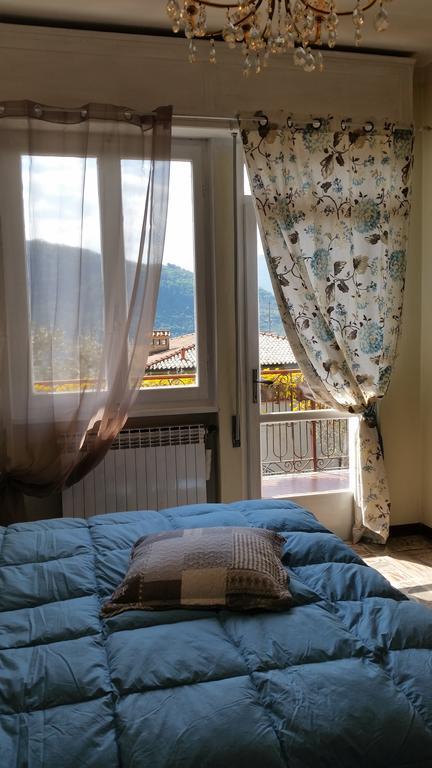 Apartment Iseo Lake Sale Marasino Δωμάτιο φωτογραφία