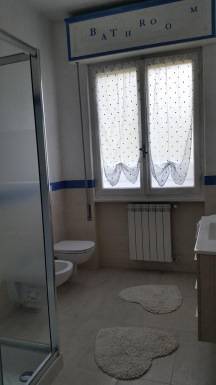 Apartment Iseo Lake Sale Marasino Δωμάτιο φωτογραφία