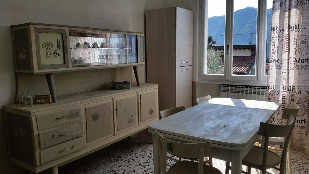Apartment Iseo Lake Sale Marasino Δωμάτιο φωτογραφία