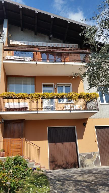 Apartment Iseo Lake Sale Marasino Δωμάτιο φωτογραφία